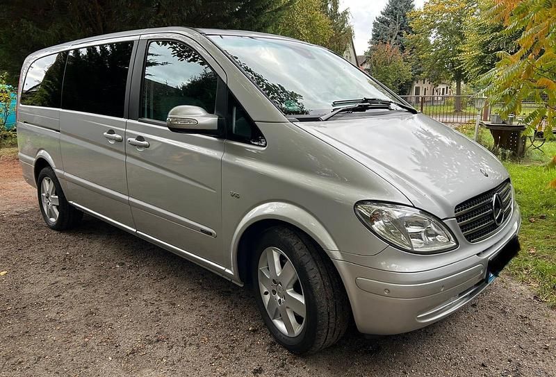 Silber Gebraucht 2008 Mercedes Viano Van / Kleinbus | 14.000 € (Teuer) - Bild 1/4