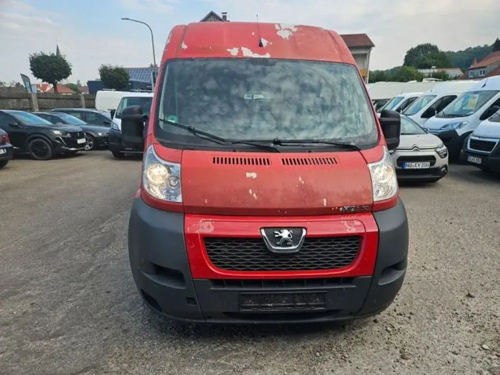 Gebraucht Peugeot Boxer 177 PS (130 kW) 2013 Farbe rot tiziano/deckende lacki Van