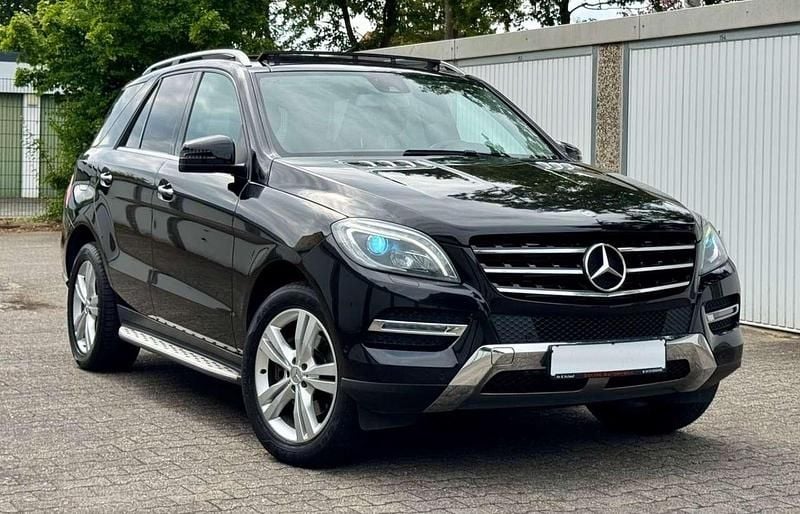 Schwarz Gebraucht 2013 Mercedes ML350 SUV | 19.890 € (Guter Preis) - Bild 1/4