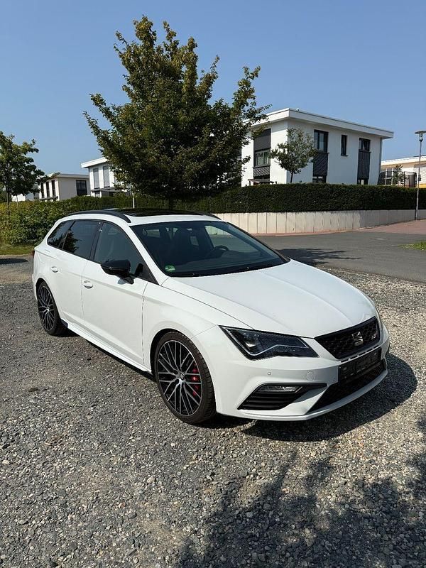 Weiß Gebraucht 2018 Cupra Leon Kombi | 22.000 € (Guter Preis) - Bild 1/4