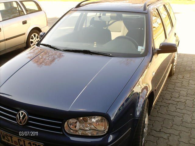 Blau metallic Gebraucht 2002 VW Golf IV Kombi | 6.650 € - Bild 1/1