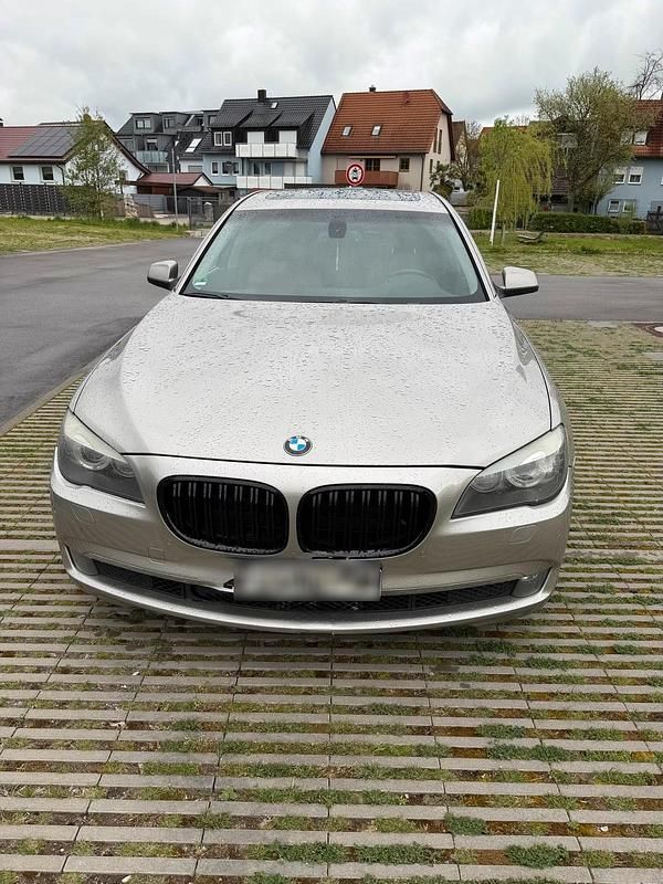 Gebraucht BMW 730 245 PS (180 kW) 2010 Silber Limousine