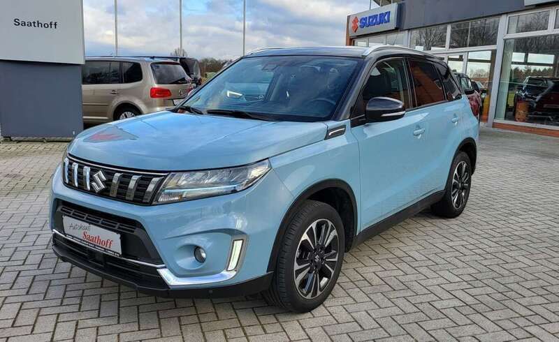 Hellblau Gebraucht 2020 Suzuki Vitara Comfort+ SUV | 19.990 € (Etwas zu teuer) - Bild 1/4