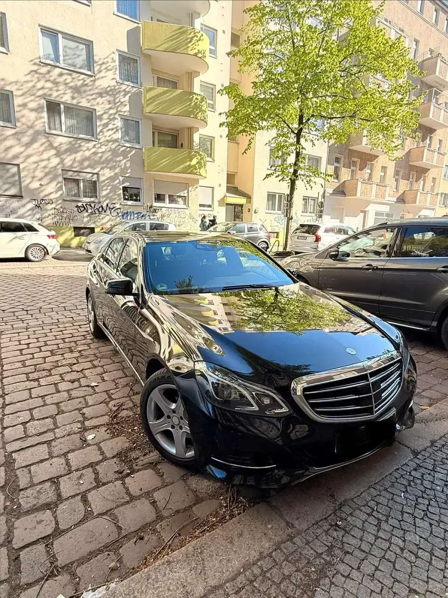 Gebraucht Mercedes E300 204 PS (150 kW) 2013 Schwarz Limousine
