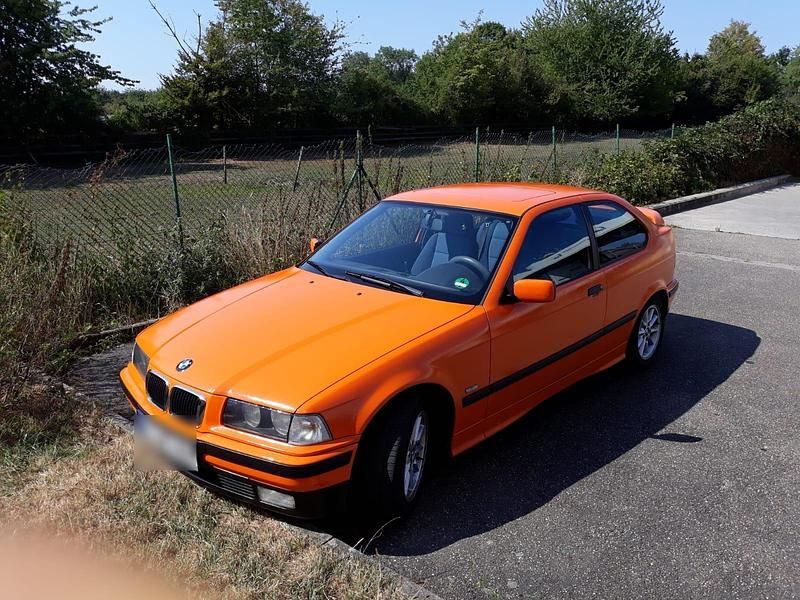 Orange Gebraucht 1999 BMW 316 Coupé | 1.500 € - Bild 1/3