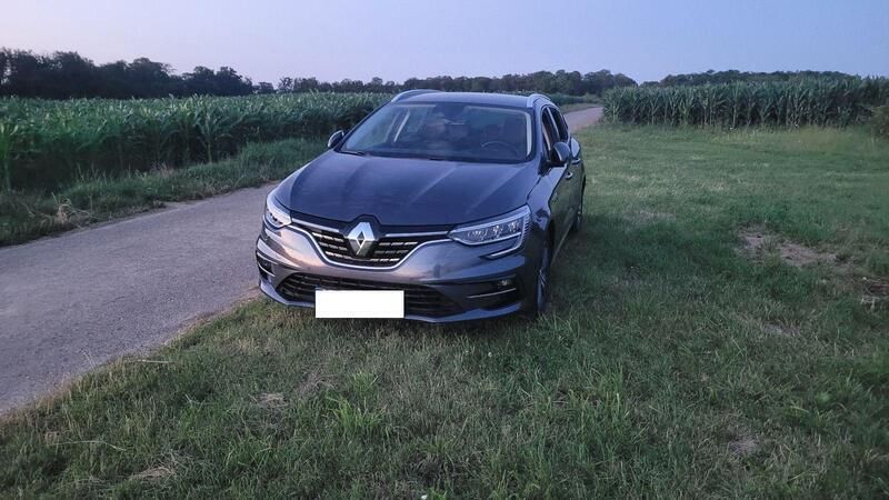 Grau Gebraucht 2021 Renault Mégane IV Intens Kombi | 18.200 € (Guter Preis) - Bild 1/4