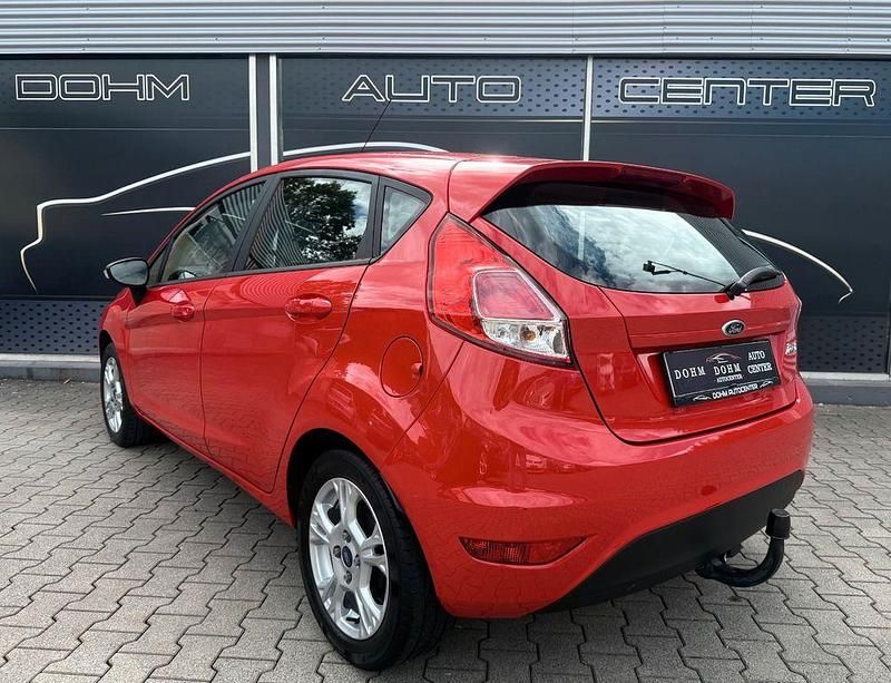 Gebraucht Ford Fiesta SYNC Edition 80 PS (58 kW) 2014 Rot Kleinwagen