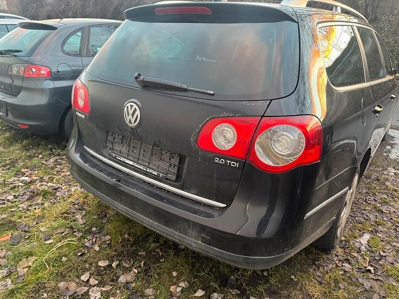 Gebraucht VW Passat Highline 140 PS (102 kW) 2009 Schwarz Kombi