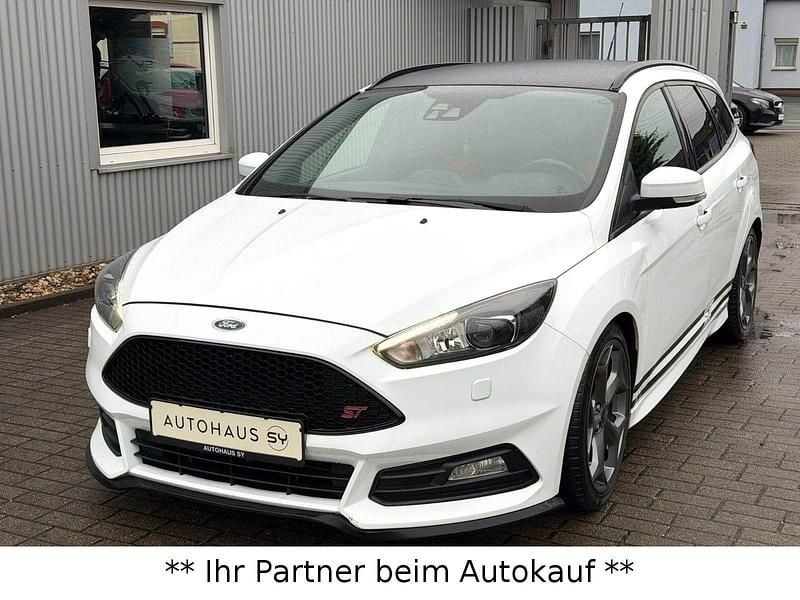 Gebraucht Ford Focus ST 250 PS (183 kW) 2015 Weiß Kombi