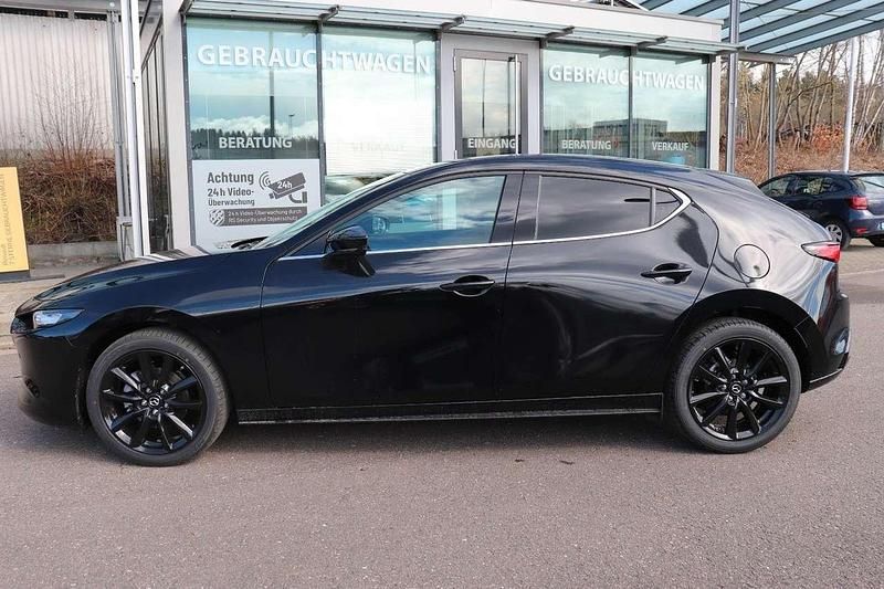 Neu Mazda 3 Homura-Line 140 PS (102 kW) 2026 Schwarz Limousine
