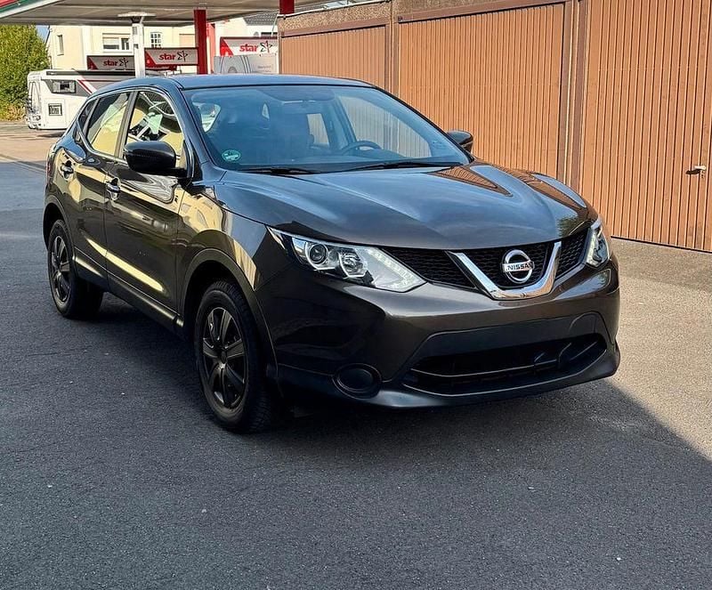 Braun Gebraucht 2016 Nissan Qashqai Visia SUV | 8.000 € (Superpreis) - Bild 1/4