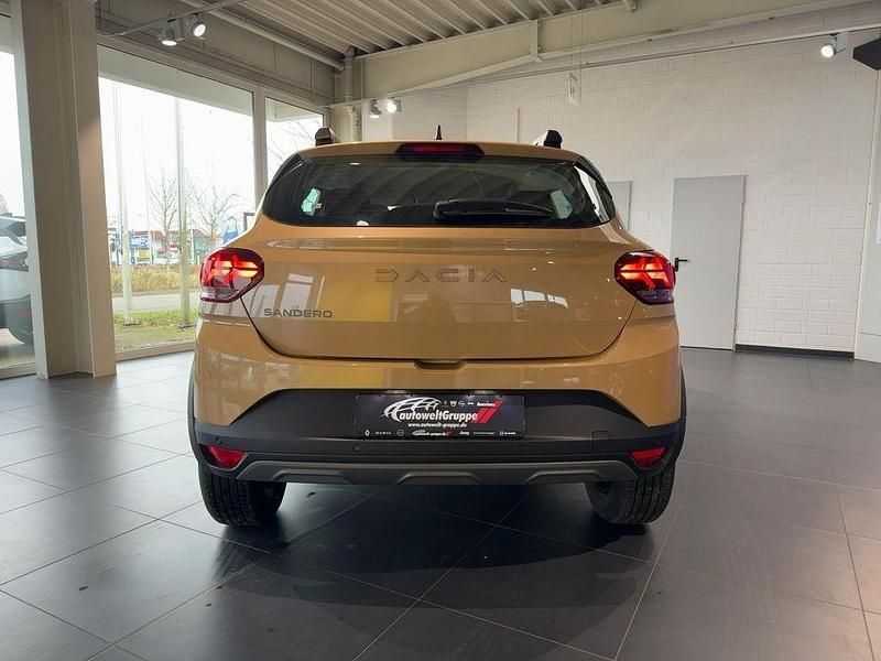 Neu Dacia Sandero Extreme 110 PS (80 kW) 2025 Beige Limousine
