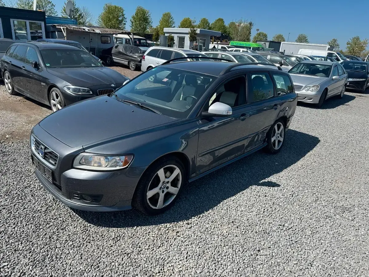 Second-hand Volvo V50 150 CP (110 kW) 2011 Gri Break