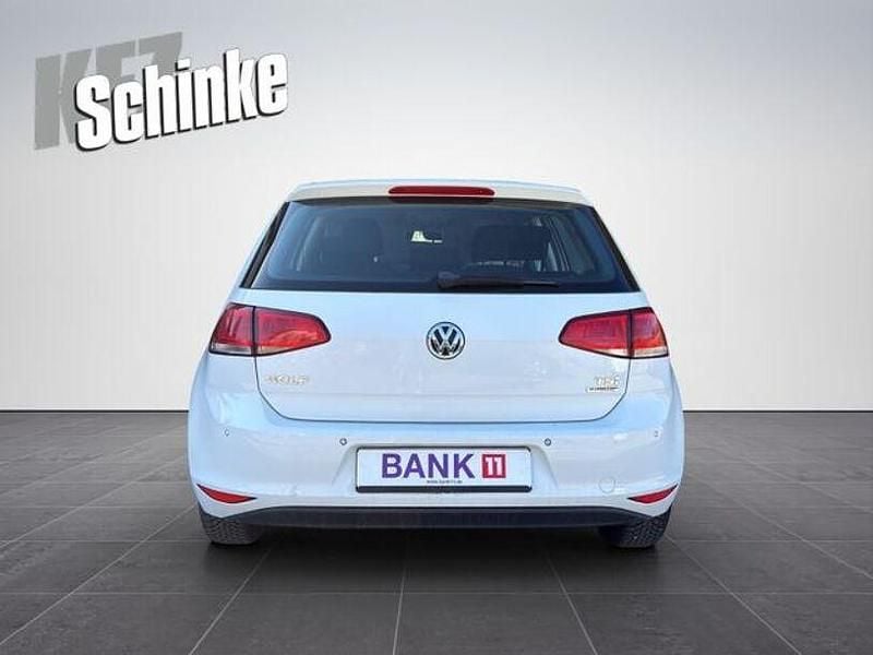 Usado VW Golf VII Trendline 96 HP (70 kW) 2013 Branco Sedan