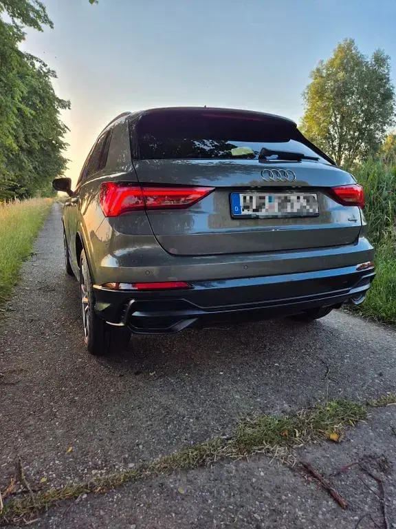 Gebraucht Audi Q3 S-Line 190 PS (139 kW) 2019 Grau SUV