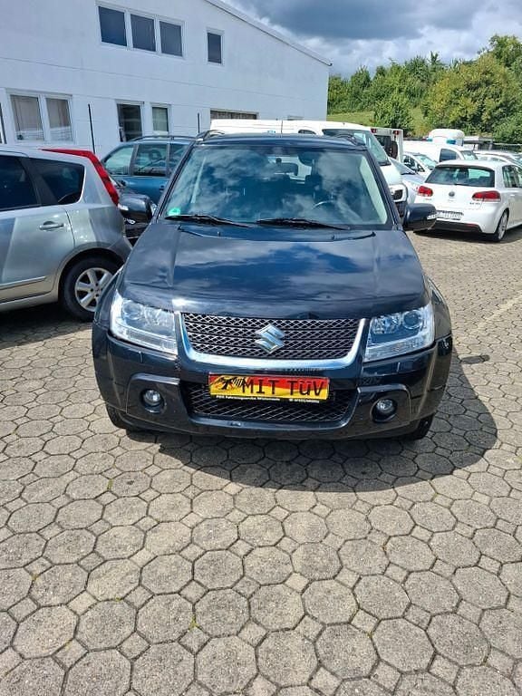 Schwarz Gebraucht 2010 Suzuki Grand Vitara SUV | 2.950 € (Superpreis) - Bild 1/4