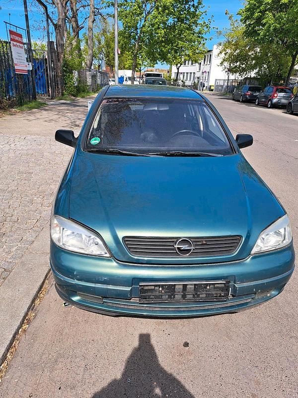Second-hand Opel Astra 85 CP (62 kW) 2001 Verde Berlinǎ