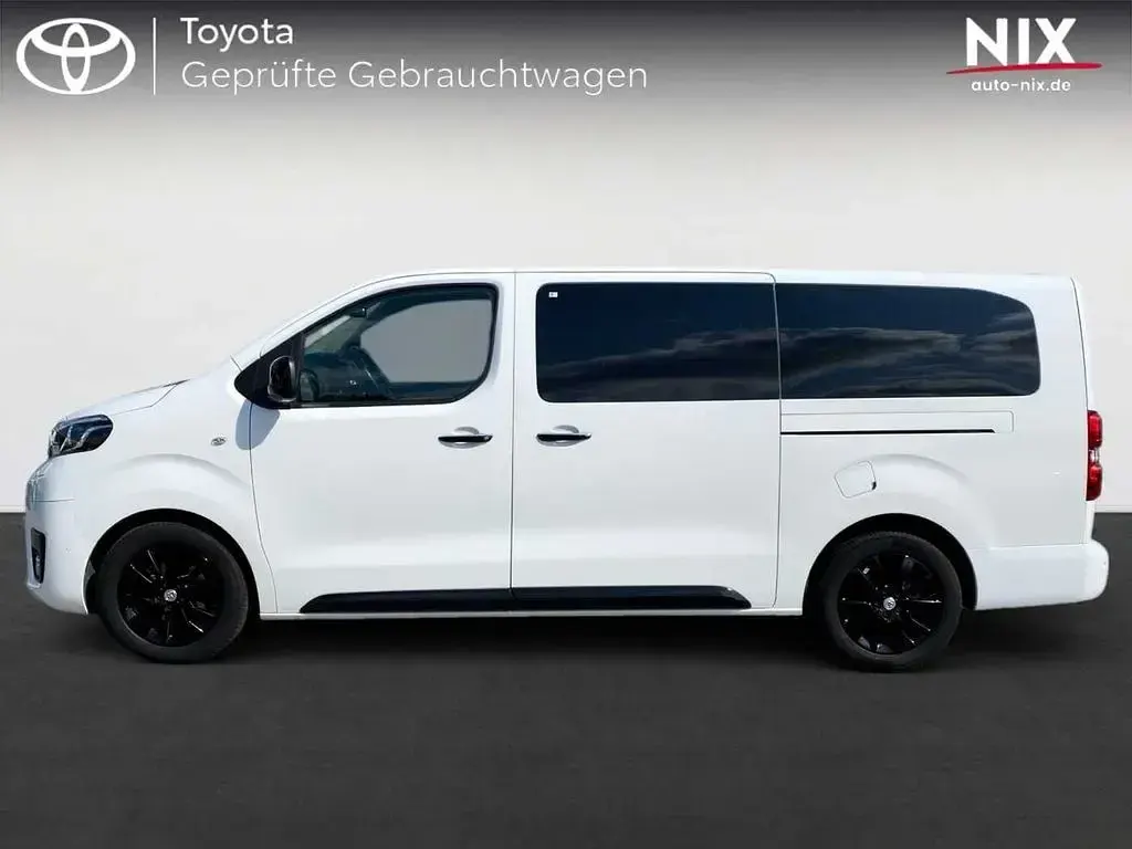 Gebraucht Toyota Proace Verso Edition 177 PS (130 kW) 2022 Schaumweiß Kombi