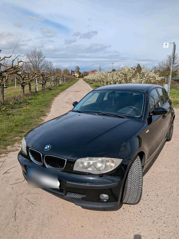 Gebraucht BMW 118 122 PS (89 kW) 2006 Schwarz Kleinwagen