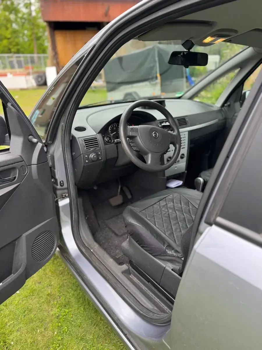 Używany Opel Meriva 101 KM (74 kW) 2003 Szary Minivan