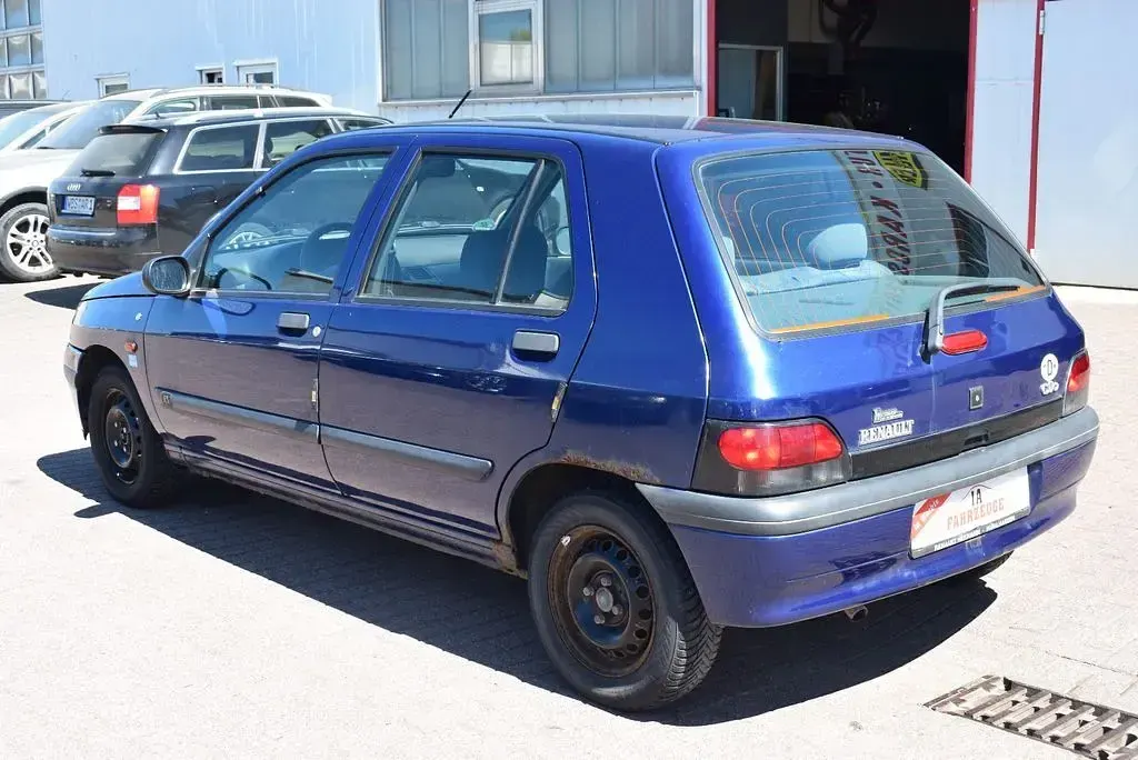 Gebraucht Renault Clio 54 PS (39 kW) 1997 Blau Kleinwagen