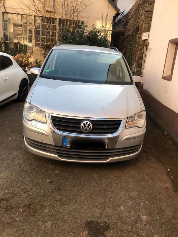 Grau Gebraucht 2008 VW Touran Van / Kleinbus | 4.400 € - Bild 1/4