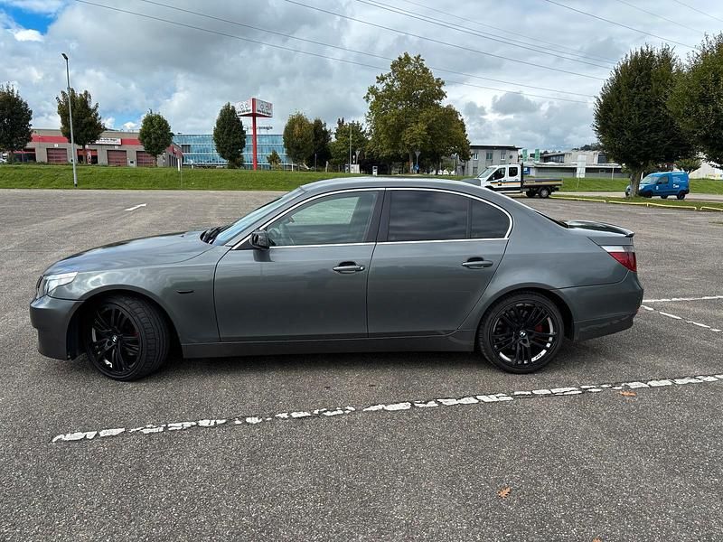 Gebraucht BMW 525 177 PS (130 kW) 2004 Grau Limousine