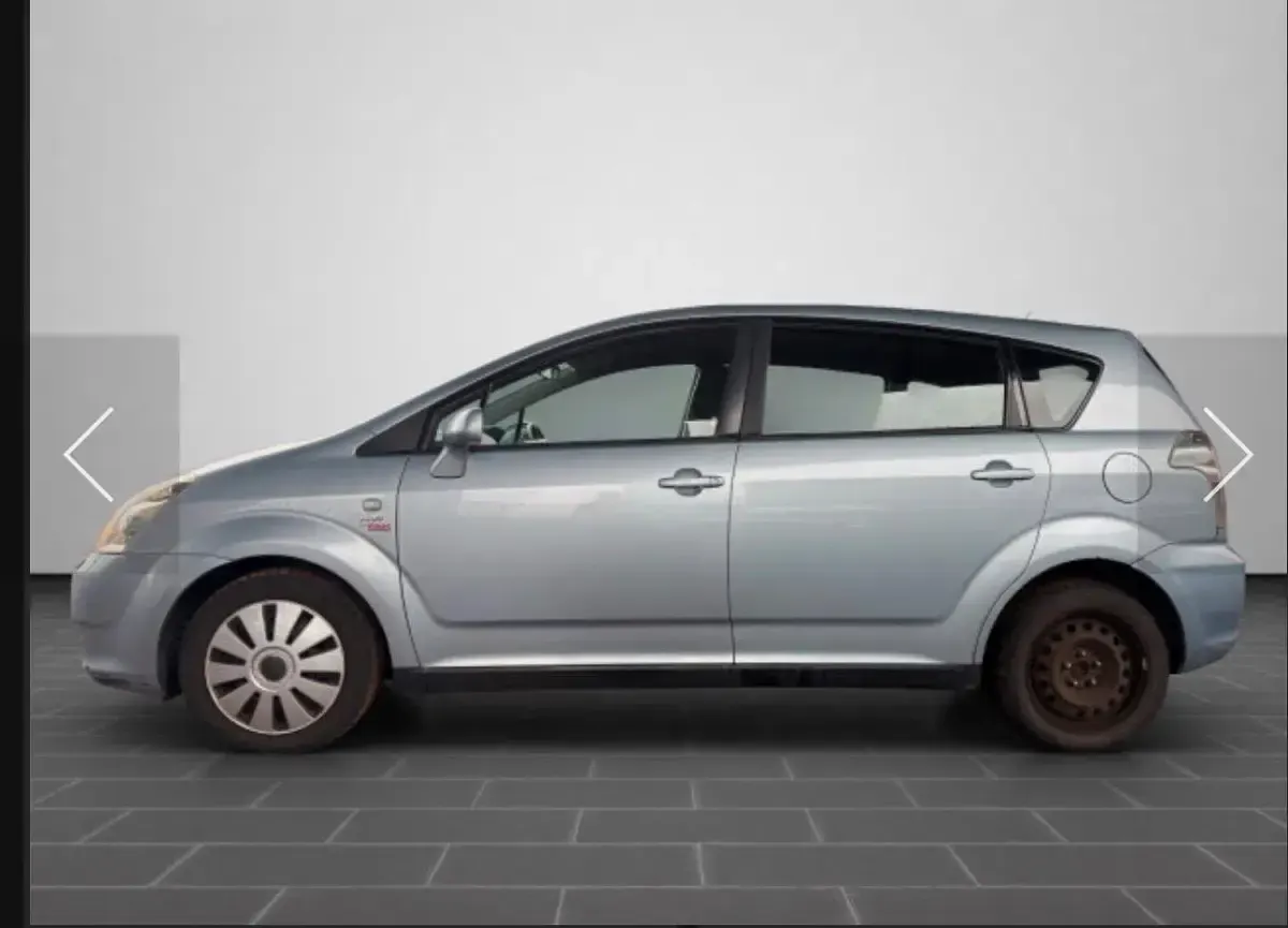 Używany Toyota Corolla 110 KM (80 kW) 2005 Srebrny Kombi