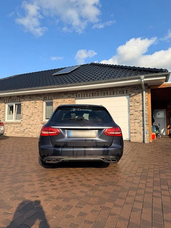 Gebraucht Mercedes C400 333 PS (244 kW) 2015 Blau Kombi