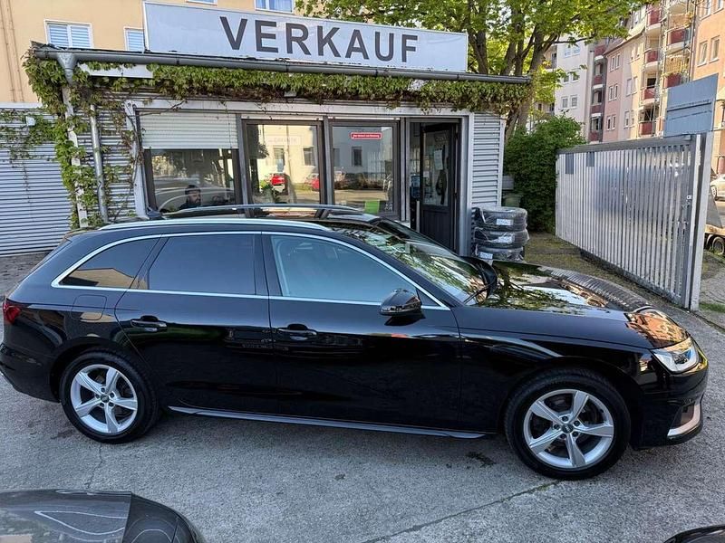 Używany Audi A4 Advanced 163 KM (119 kW) 2022 Czarny Kombi