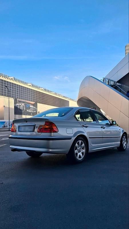 Gebraucht BMW 325 192 PS (141 kW) 2004 Silber Limousine
