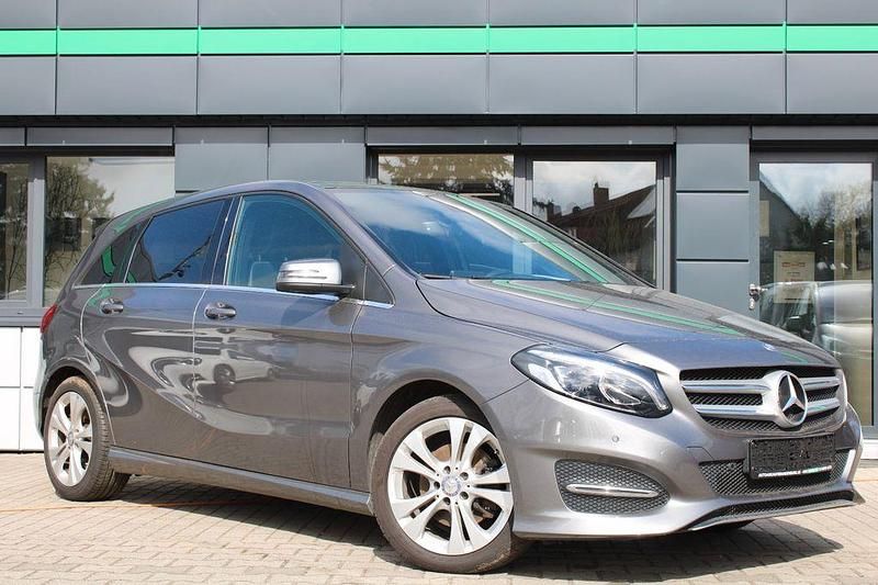 Gebraucht Mercedes B220 Edition 177 PS (130 kW) 2018 Grau Van / Kleinbus