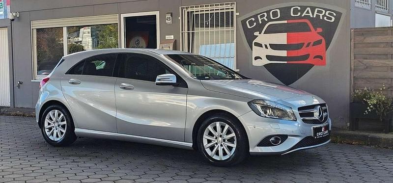 Polarsilber Gebraucht 2014 Mercedes A180 Kleinwagen | 10.950 € (Fairer Preis) - Bild 1/4