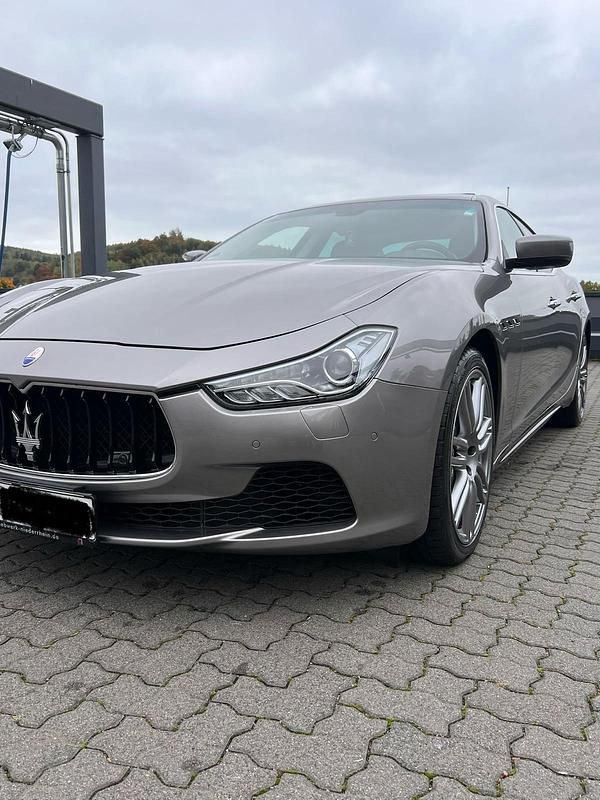 Grau Gebraucht 2015 Maserati Ghibli Coupé | 28.500 € (Guter Preis) - Bild 1/4