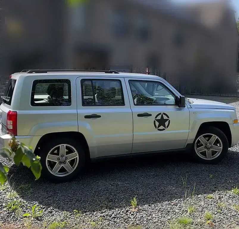 Gebraucht Jeep Patriot Sport 170 PS (125 kW) 2008 Silber SUV