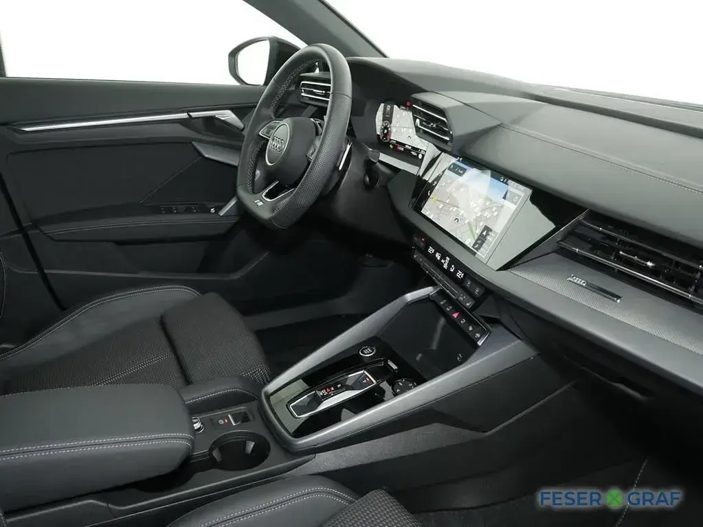 Second-hand Audi A3 S-Line 150 CP (110 kW) 2025 Negru Berlinǎ