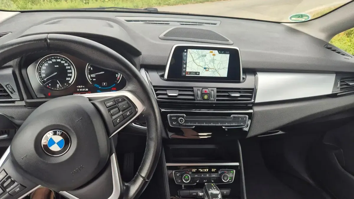 Gebraucht BMW 225 Active Tourer 136 PS (100 kW) 2018 Grau Van / Kleinbus