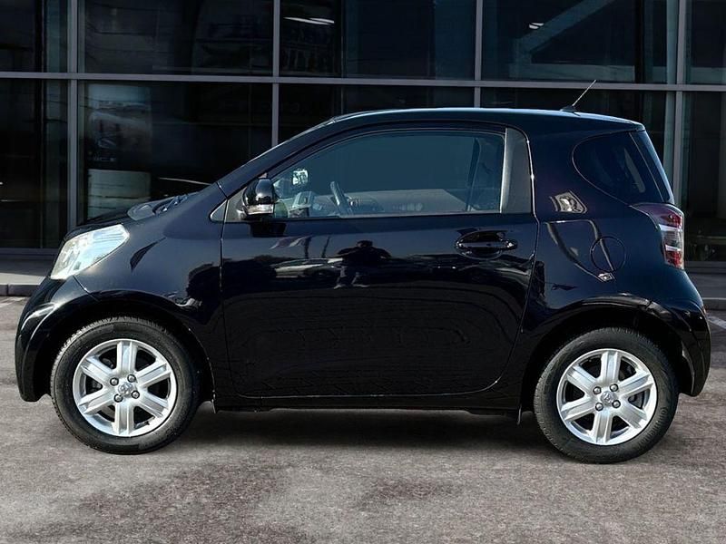 Gebraucht Toyota iQ 68 PS (50 kW) 2010 Violet Kleinwagen