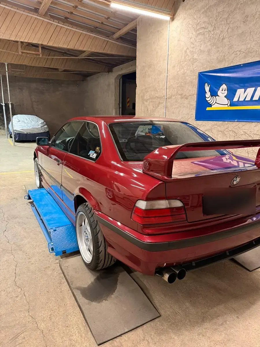 Używany BMW 325 420 KM (308 kW) 1993 Czerwony Coupe