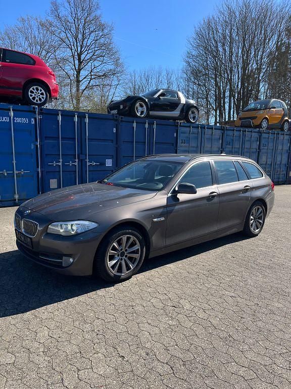 Braun Gebraucht 2011 BMW 525 Kombi | 4.670 € (Guter Preis) - Bild 1/4