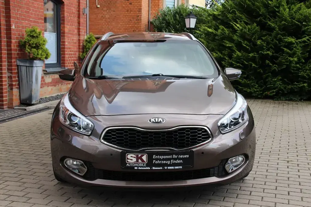 Gebraucht Kia Ceed Sportswagon 135 PS (99 kW) 2012 Braun Kombi