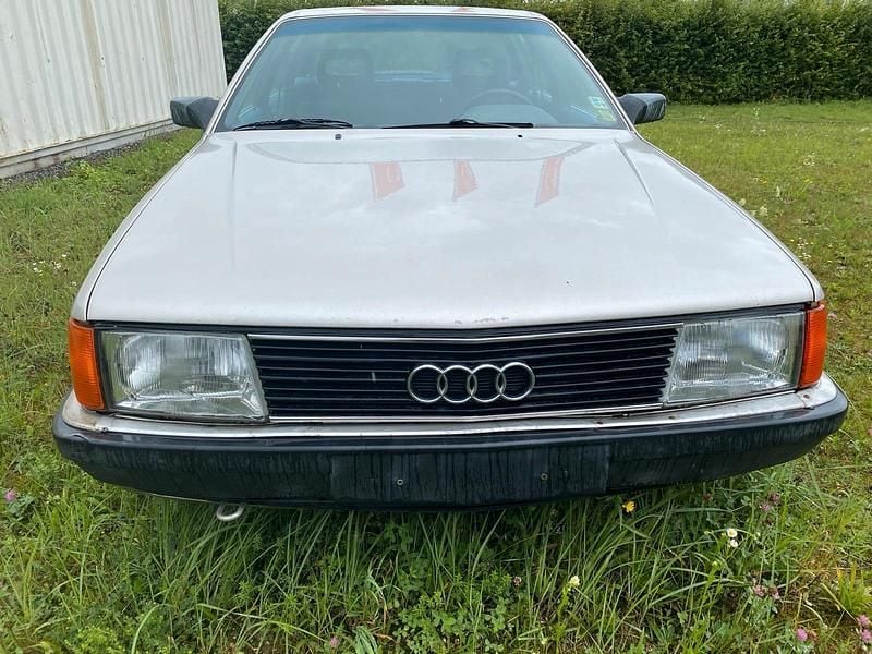 Grau Gebraucht 1987 Audi 100 Limousine | 1.200 € - Bild 1/4