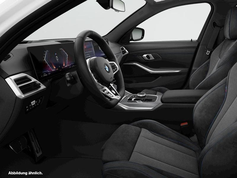 Gebraucht BMW 330 Comfort Edition 258 PS (189 kW) 2025 Alpinweiss Kombi