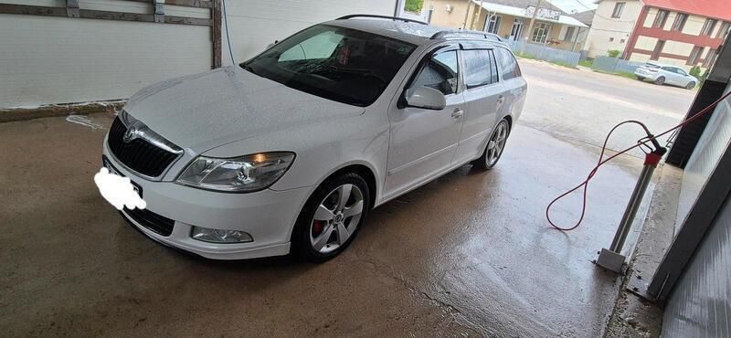 Weiß Gebraucht 2010 Skoda Octavia Kombi | 7.500 € (Fairer Preis) - Bild 1/4