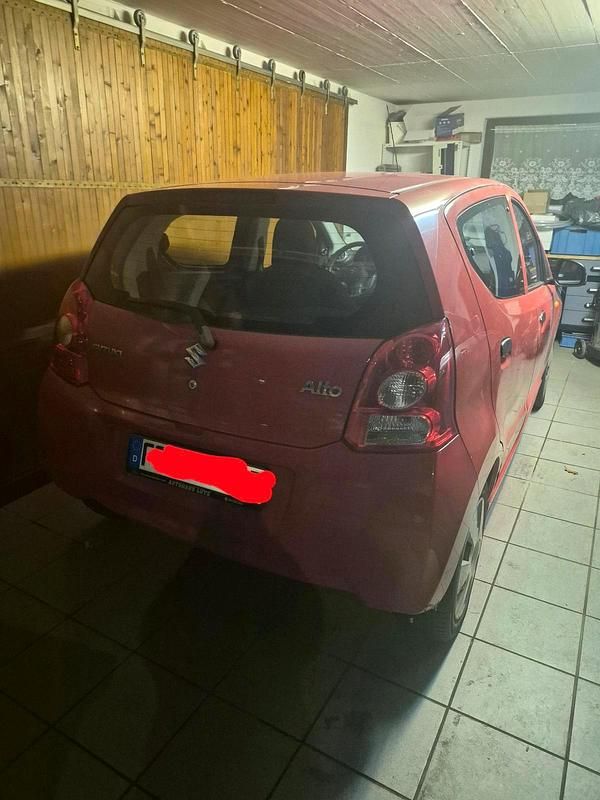 Rot Gebraucht 2012 Suzuki Alto Kleinwagen | 3.500 € (Fairer Preis) - Bild 1/4