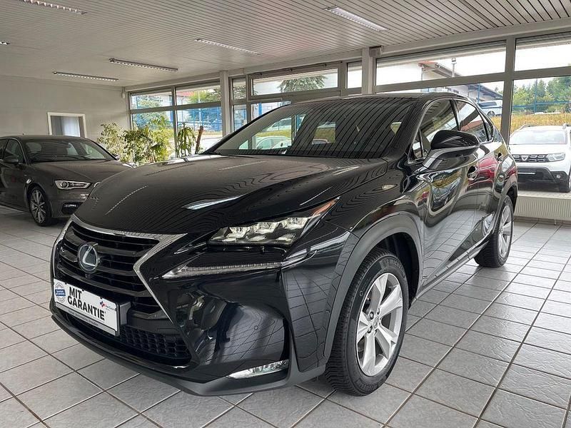 Schwarz Gebraucht 2016 Lexus NX300h E-FOUR SUV | 24.999 € (Superpreis) - Bild 1/4