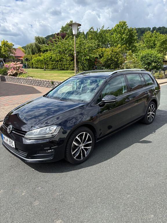 Schwarz Gebraucht 2014 VW Golf VII Comfortline Kombi | 10.999 € (Etwas zu teuer) - Bild 1/4