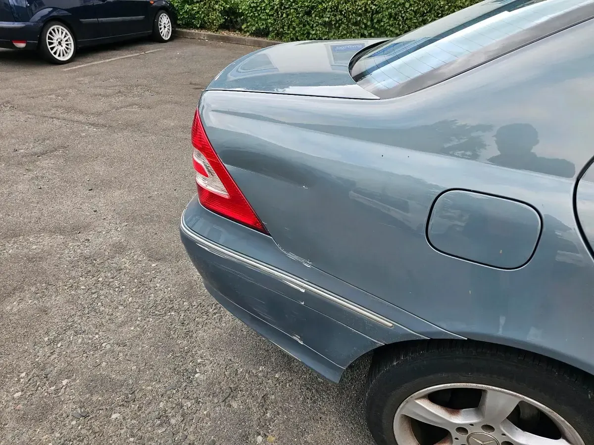 Gebraucht Mercedes C200 163 PS (119 kW) 2005 Blau Limousine