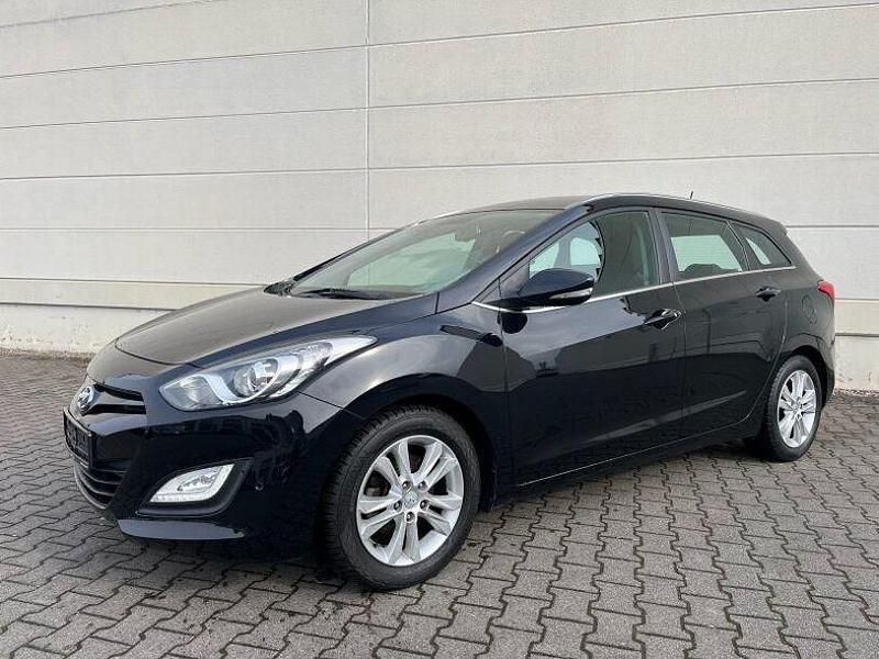 Gebraucht Hyundai i30 Trend 99 PS (72 kW) 2014 Phantom black mineraleffekt Kombi