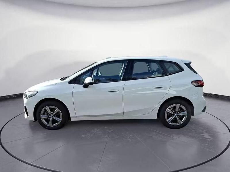 Gebraucht BMW 220 Active Tourer 156 PS (114 kW) 2025 Weiß Van / Kleinbus